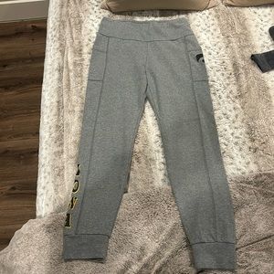 Women’s size L Colosseum IOWA Hawkeyes sweatpants
